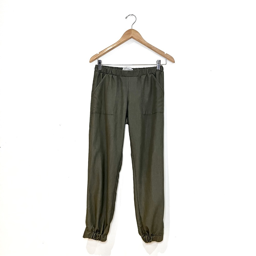 Maillagogo pants in khaki color, pants with elastic band at the waist